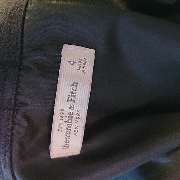 Suede-esque Snap Mini - Picture 7 of 12